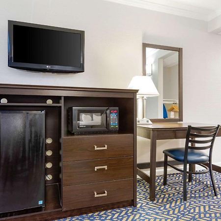 Econo Lodge Hicksville Esterno foto