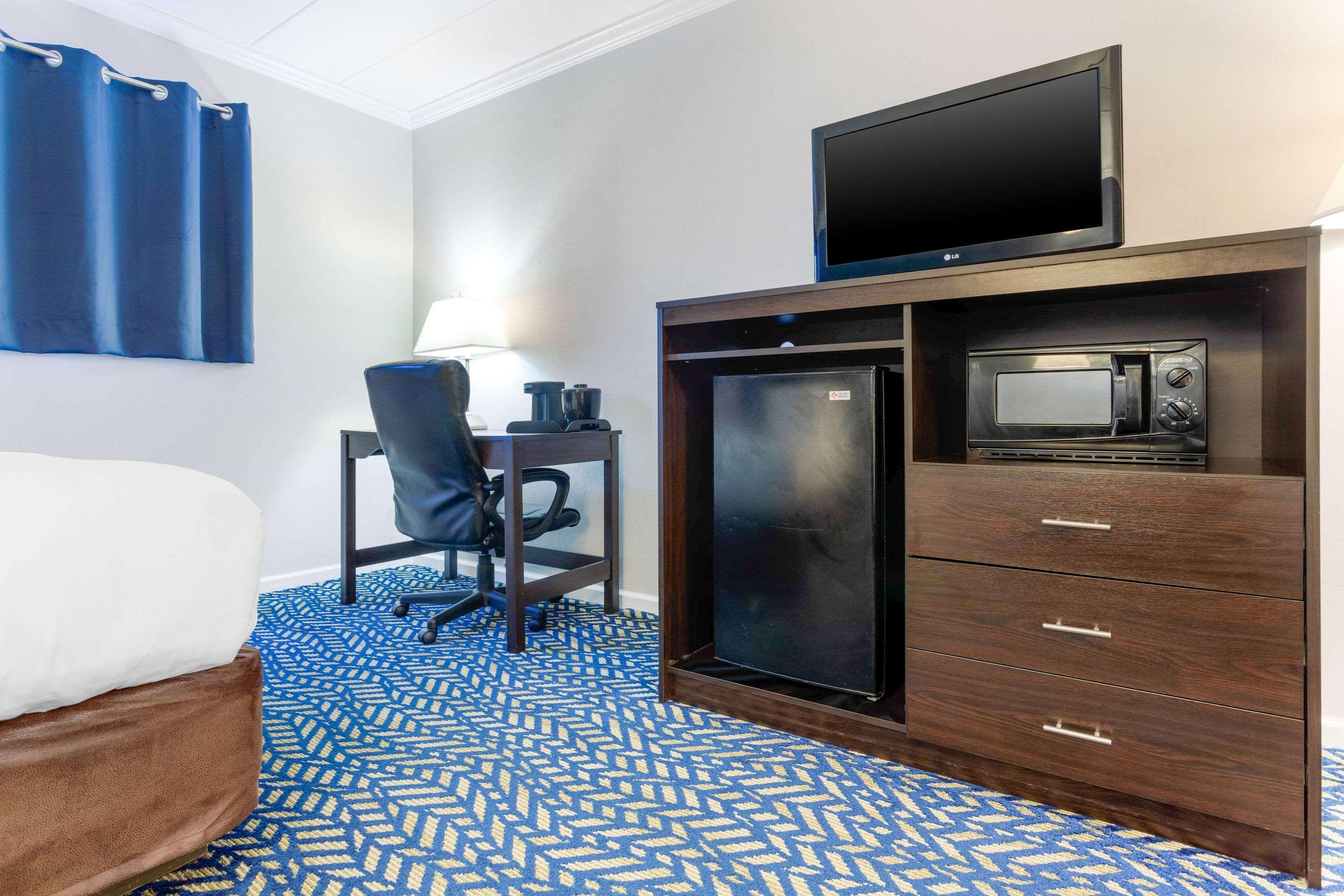 Econo Lodge Hicksville Esterno foto